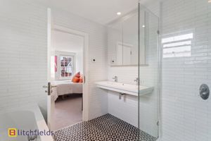 ensuite- click for photo gallery